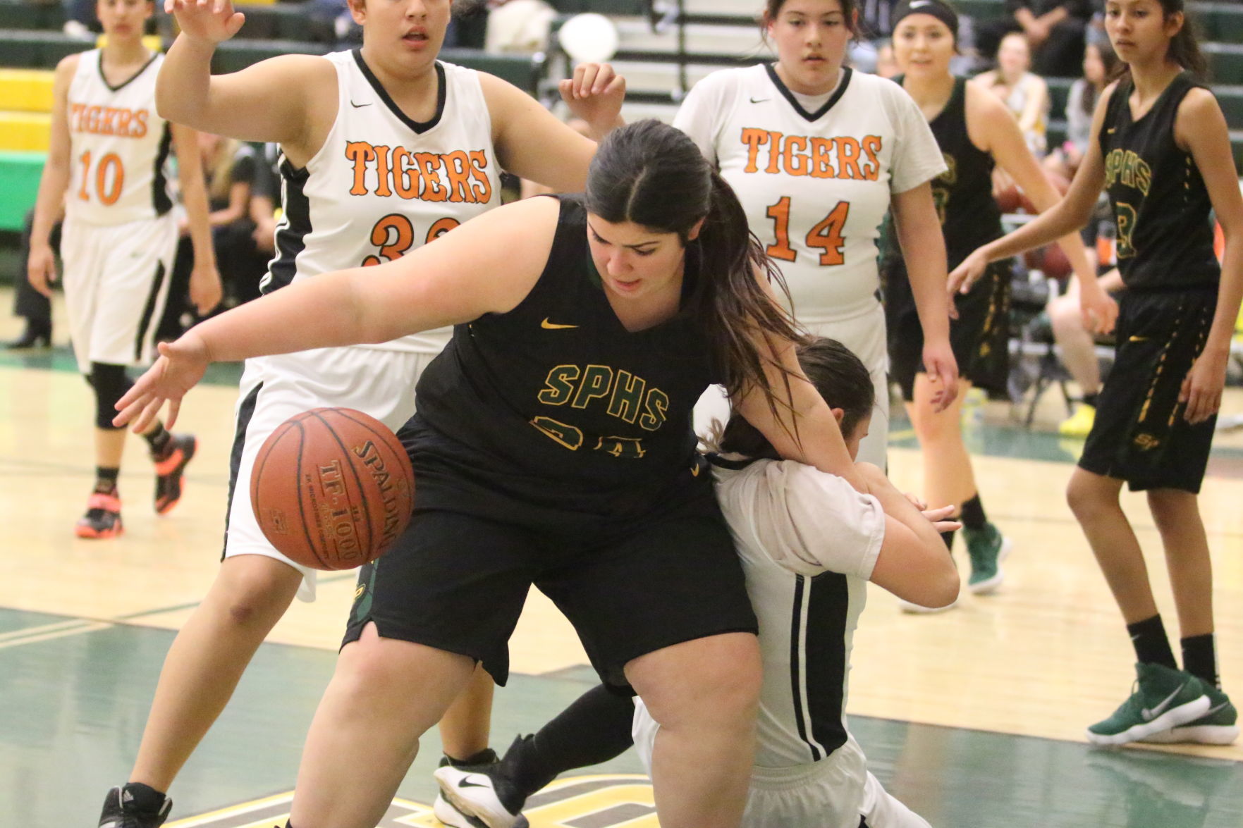 Lady Bears tame Tigers